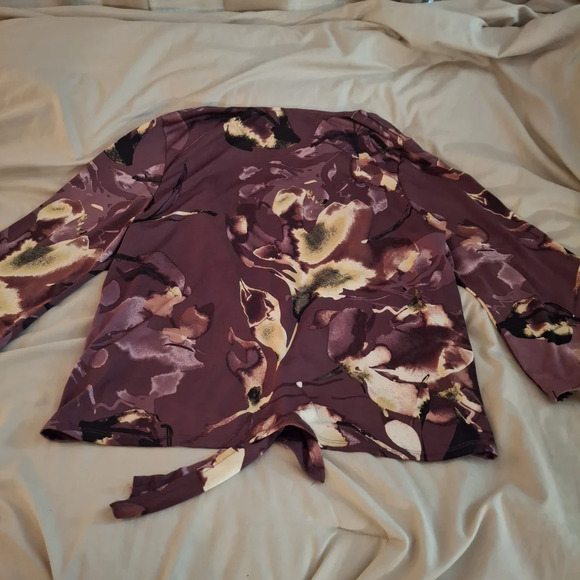 Zac & Rachel Burgandy And Yellow Flutter Sleeve Tie Front Blouse - Picture 7 of 8